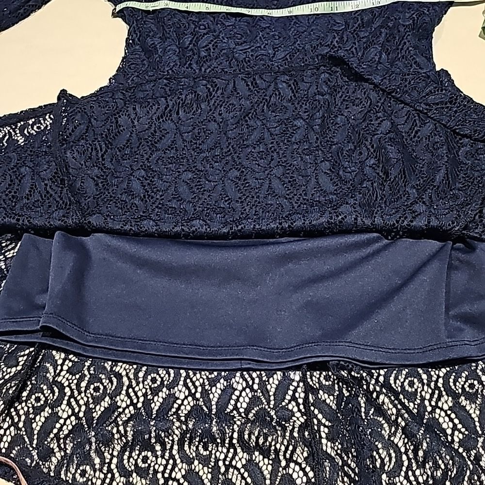 Navy lace dress fully lined zipper in back by Fishbowl size medium - Picture 9 of 10